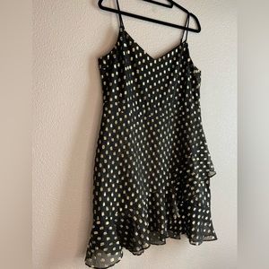 Banana Republic~Metallic Gold/Black V-Neck Fit & Flare Dress~Ruffle Hem~Size 14